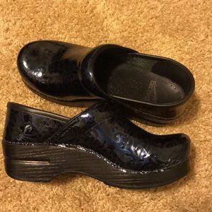 Size 36 Navy and Black Dansko Shoes!